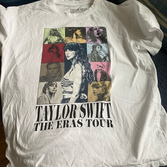 Authentic Taylor Smith Eras Tour TShirt Size Large Leg 1 of 2023 Tour - Picture 4 of 5